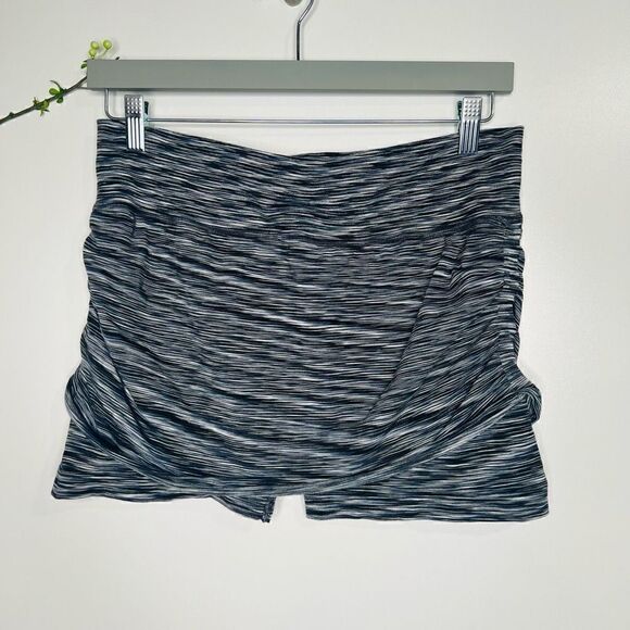 Athleta Skort Gathered Skirt over Shorts Black Gray Striped - Picture 1 of 7